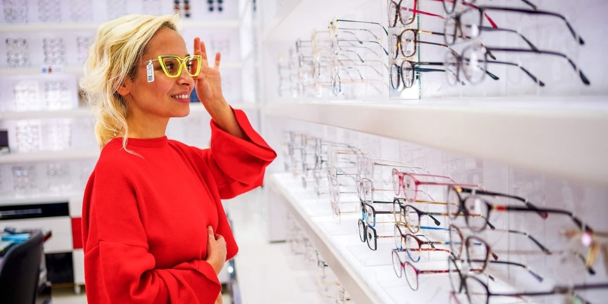 What is Off-Price Eyewear? The Best Kept Secret to Stylish Savings
